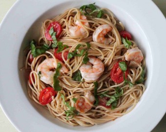 pasta with shrimp tomatoes and lemon vinaigrette