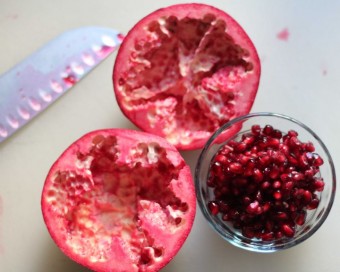 seeding pomegranates