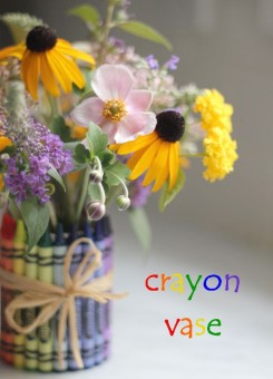 diy crayon vase