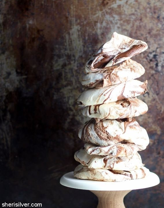 chocolate-swirled-vegan-meringues