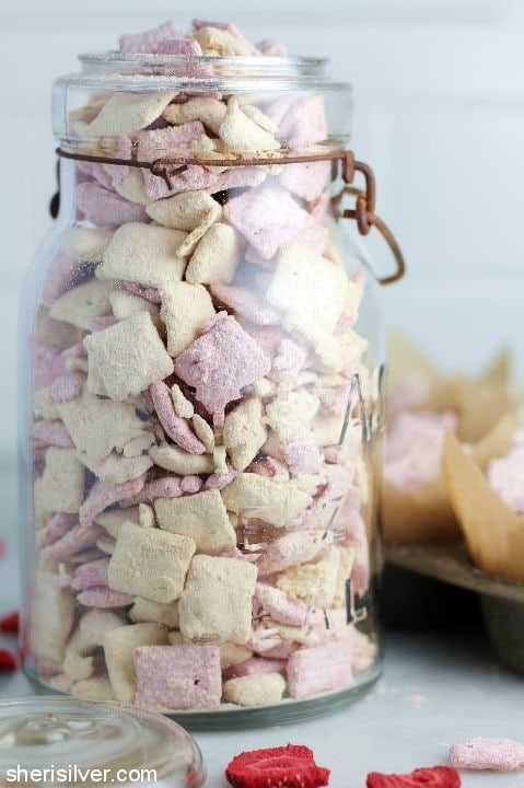 peanut butter and jelly muddy buddies
