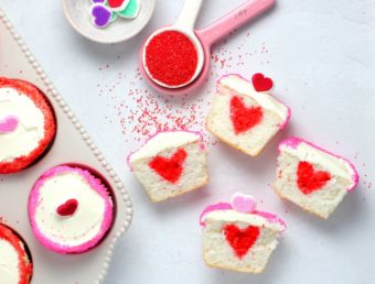 cupcakes with surprise heart center