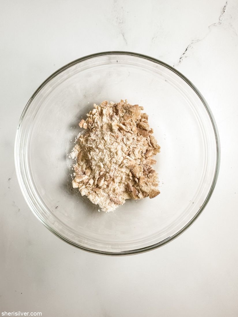 ritz crunch ingredients in a glass bowl