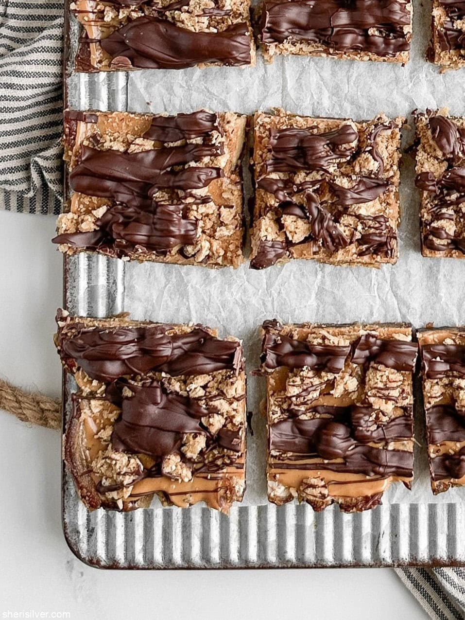 granola date bark