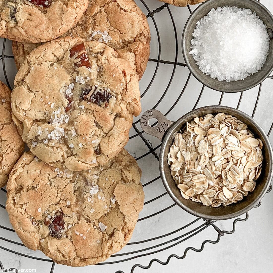 oatmeal date smash cookies